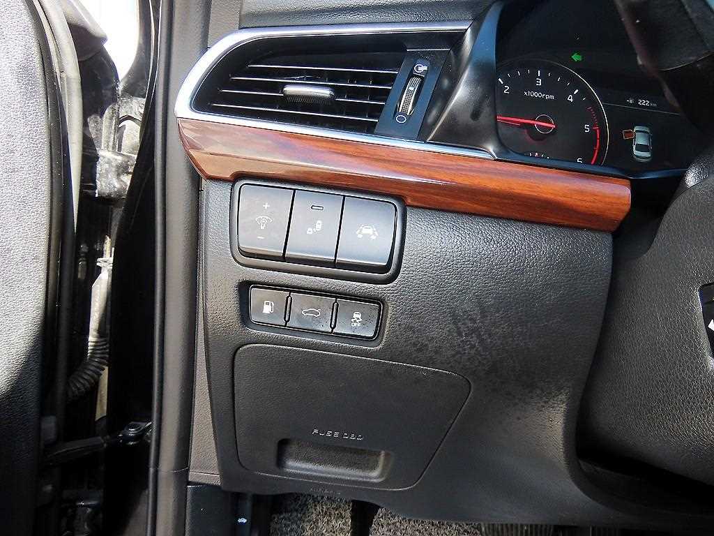 KIA K7 - Vista 12