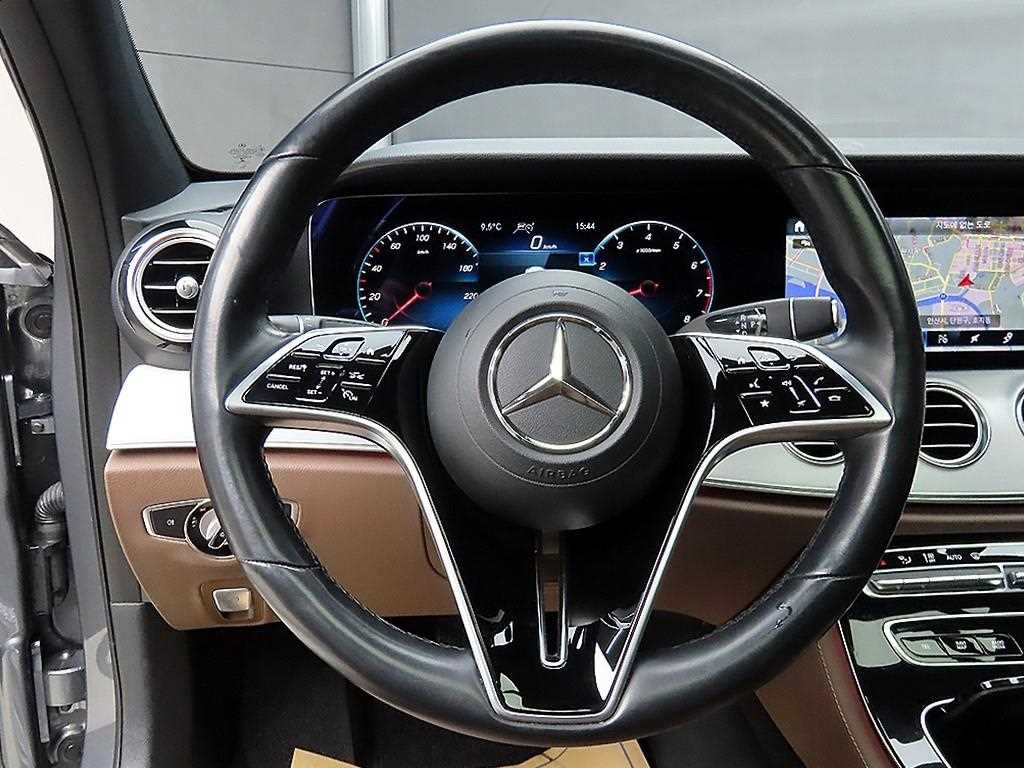 Mercedes Benz E class - Vista 9