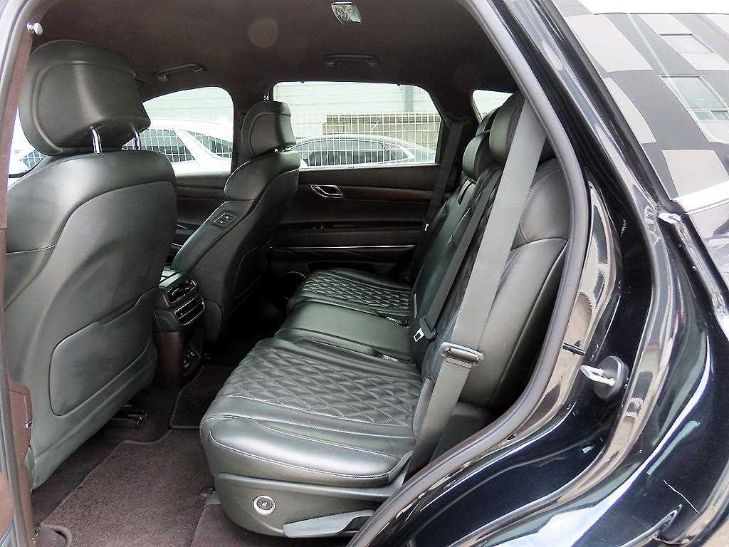 Genesis GV80 - Vista 6