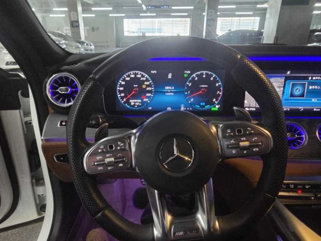 Mercedes Benz AMG GT - Vista 6