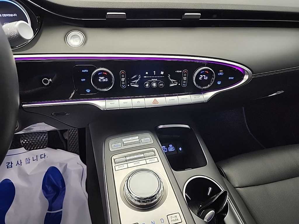 Genesis GV70 - Vista 10