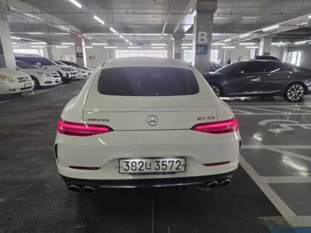 Mercedes Benz AMG GT - Vista 3