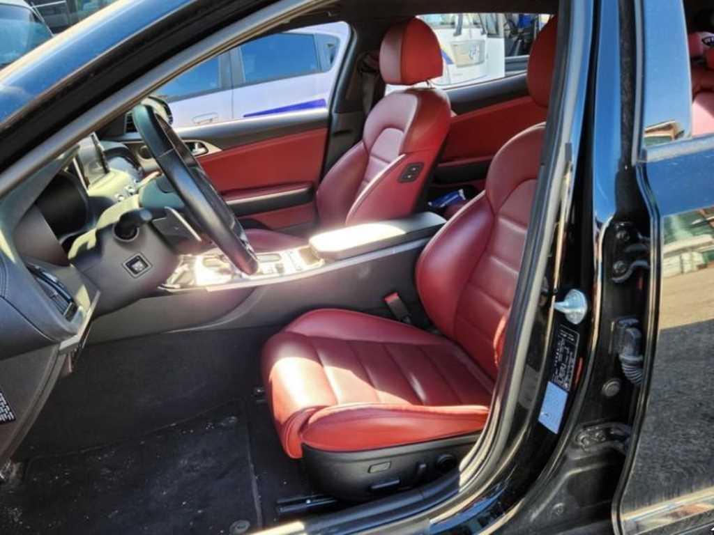 KIA Stinger - Vista 4