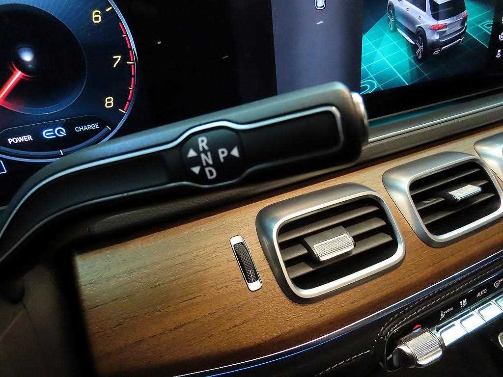 Mercedes Benz GLE Class - Vista 12