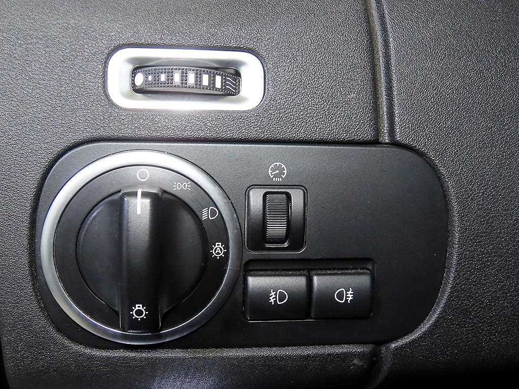 Land Rover Discovery 2015 Blanco - Importación desde Corea - HF Imports Iquique - Foto 13