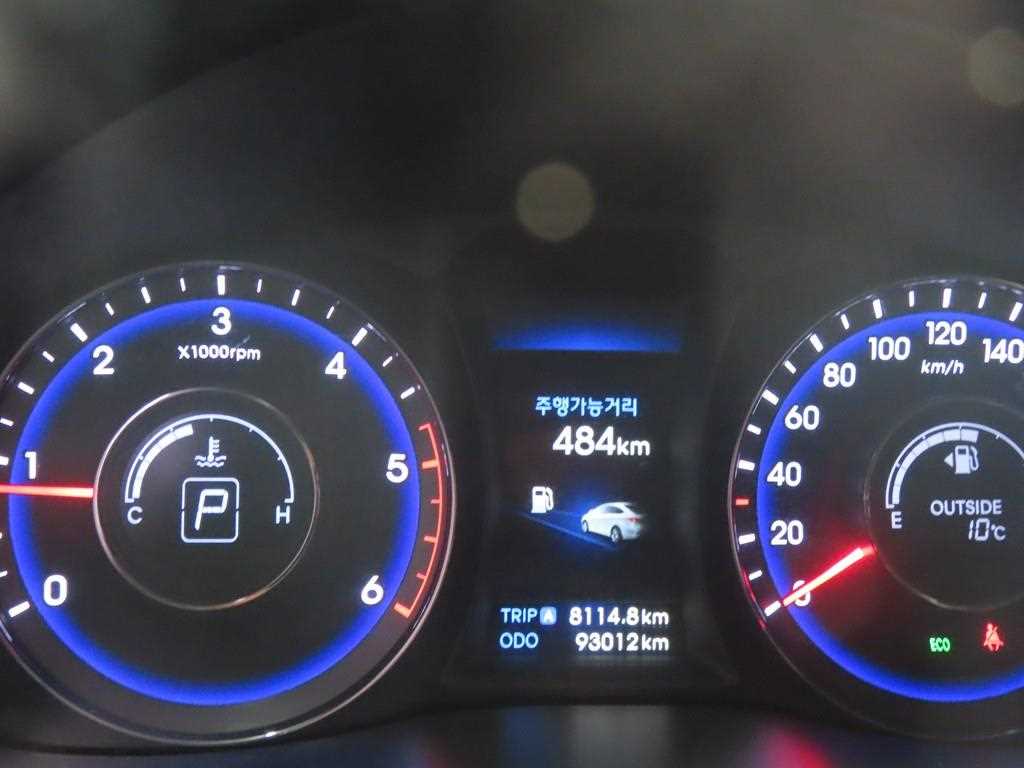 HYUNDAI i40 - Vista 8