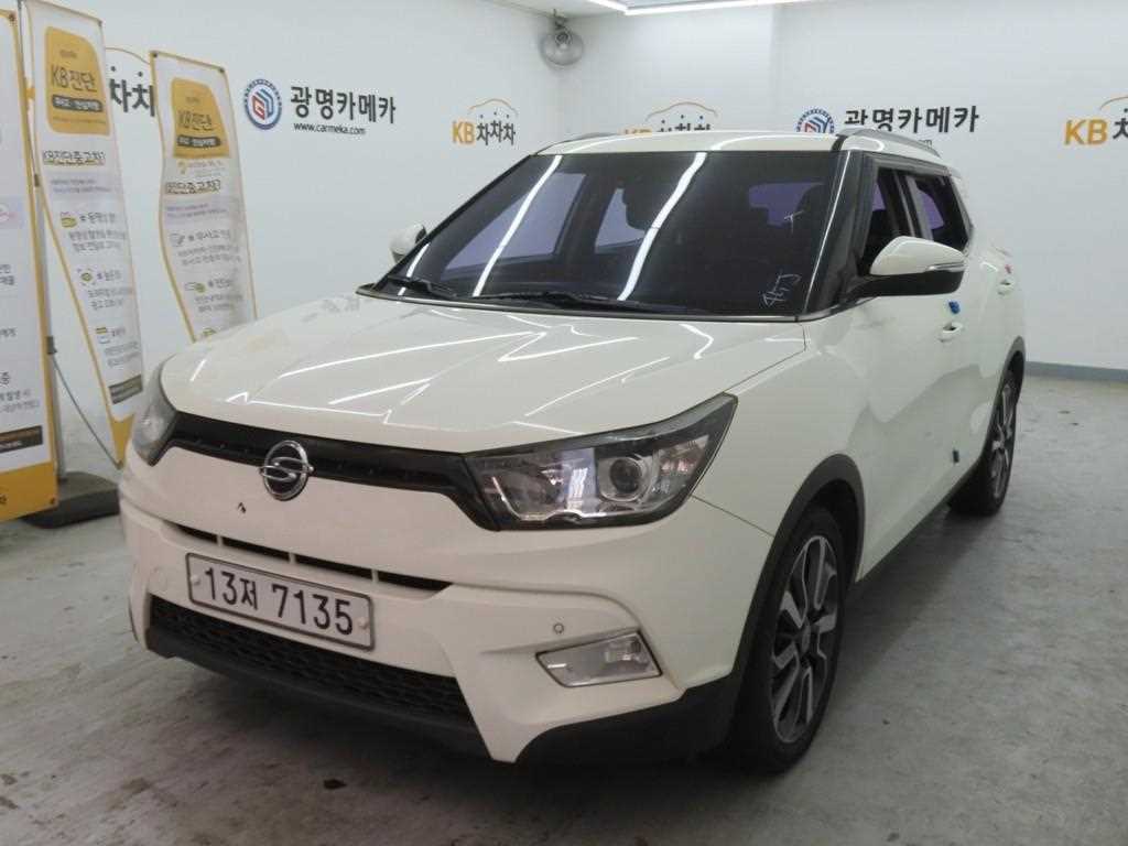 Ssangyong Tivoli - Vista 2