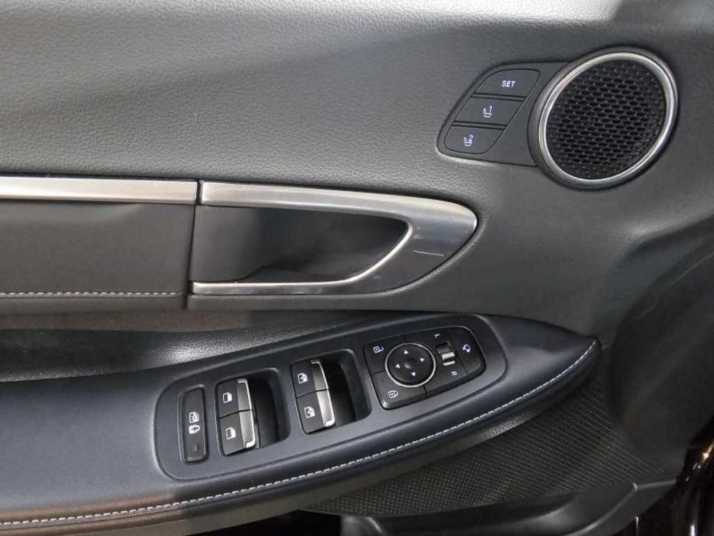 HYUNDAI Sonata - Vista 7