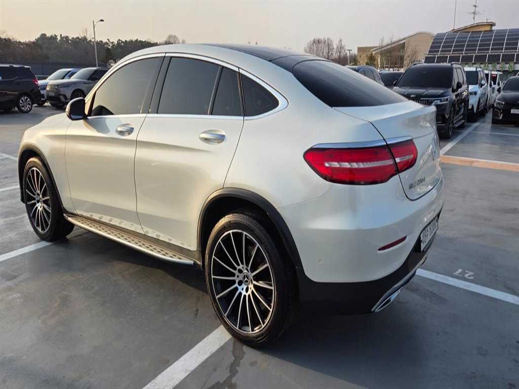 Mercedes Benz GLC Class - Vista 7