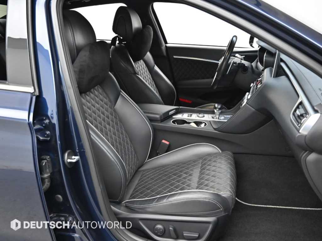 Genesis G70 - Vista 10