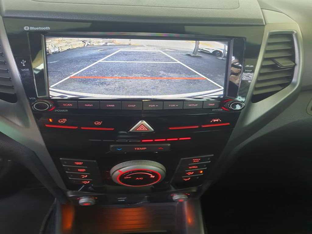 Ssangyong Tivoli - Vista 12