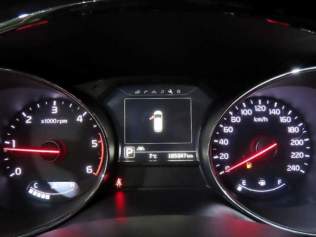 KIA Carnival - Vista 9