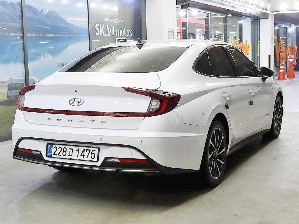 HYUNDAI Sonata - Vista 4