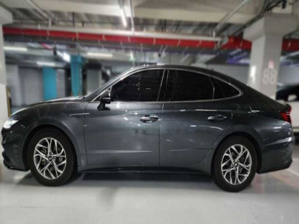 HYUNDAI Sonata - Vista 2