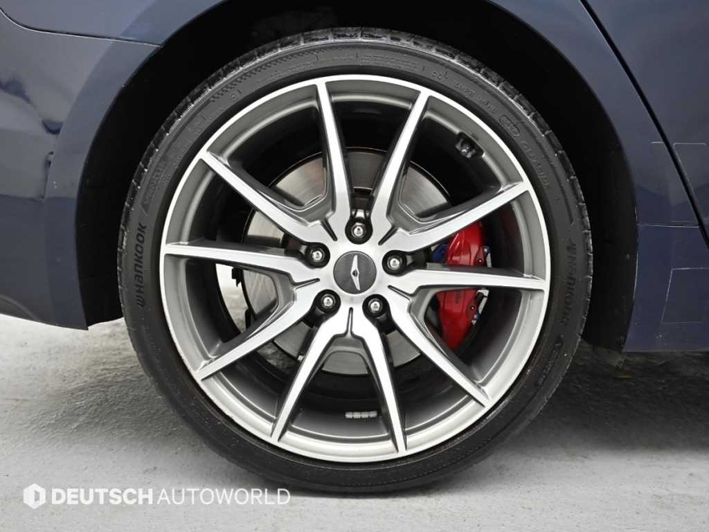 Genesis G70 - Vista 5