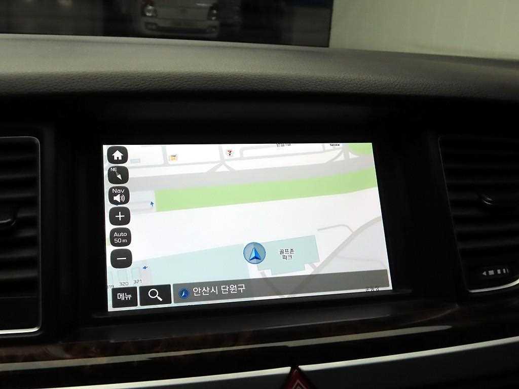 HYUNDAI Genesis - Vista 8