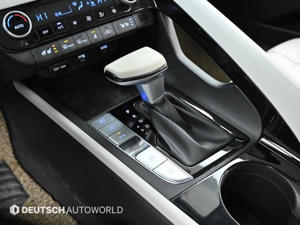 HYUNDAI Avante - Vista 9