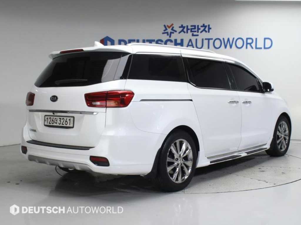 KIA Carnival - Vista 3