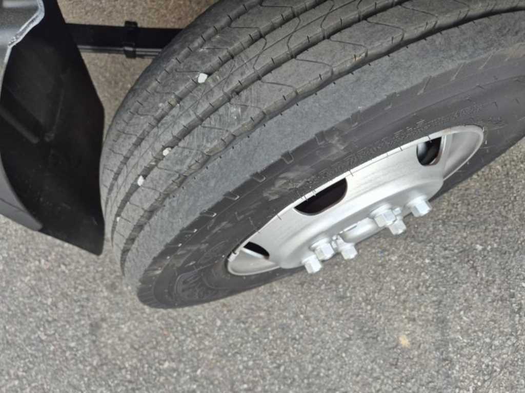 medium and large cargo dump - Vista 12