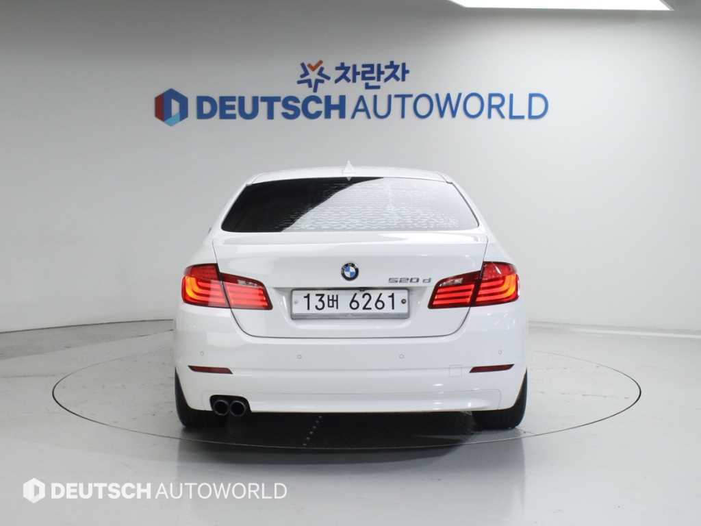 BMW 5 Series - Vista 4