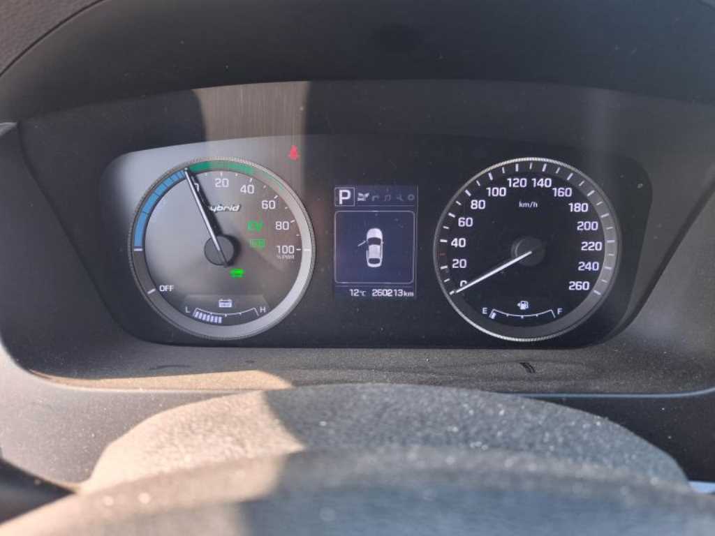 HYUNDAI Sonata - Vista 6