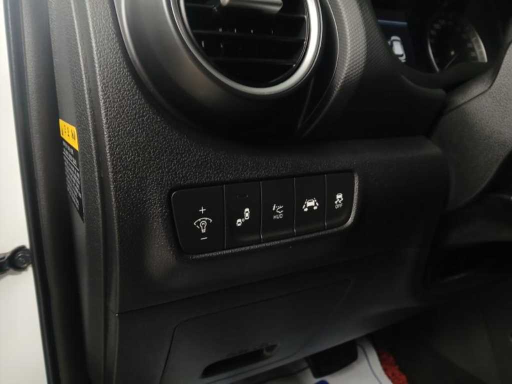 HYUNDAI Kona - Vista 12