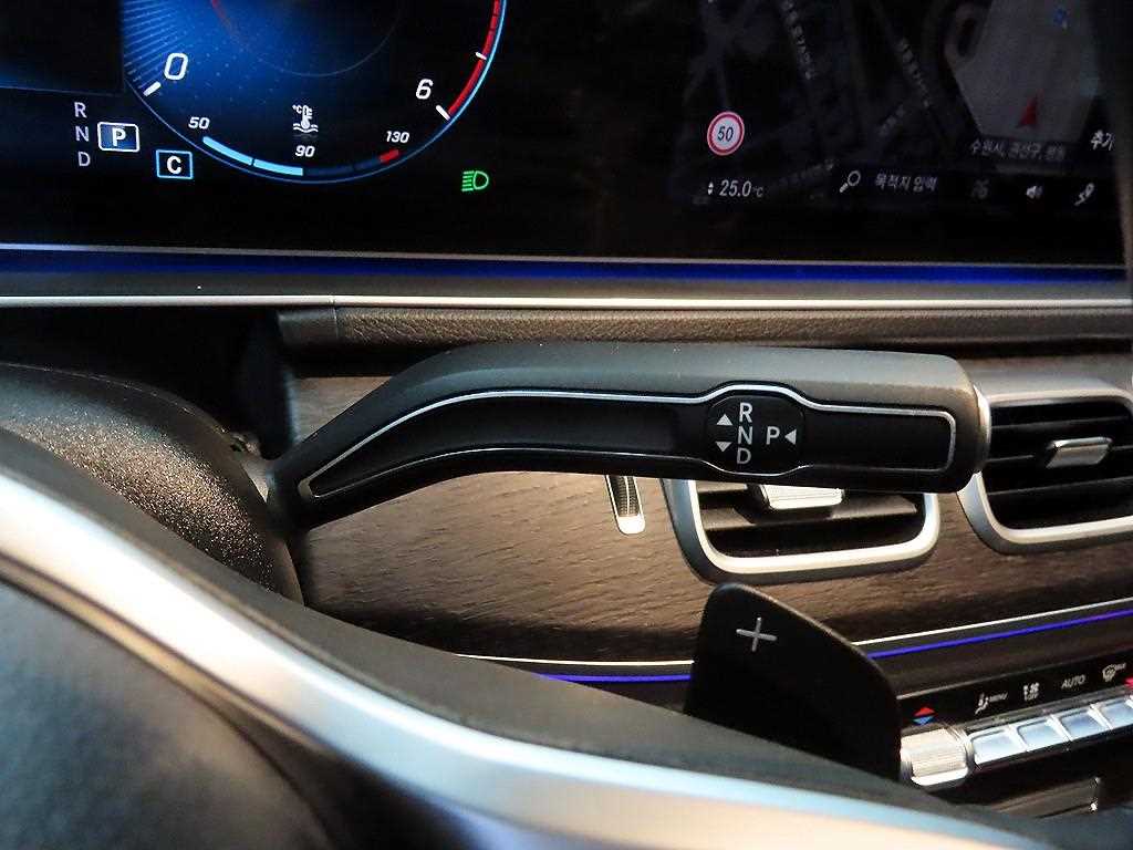 Mercedes Benz GLE Class - Vista 12