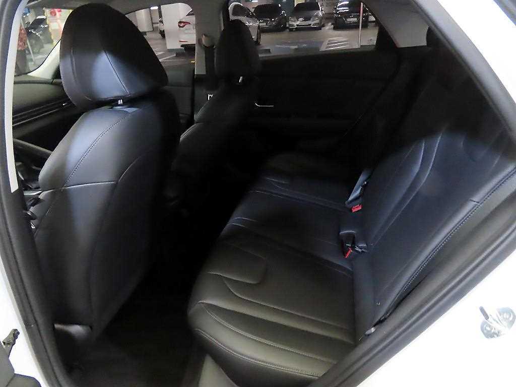 HYUNDAI Avante - Vista 7