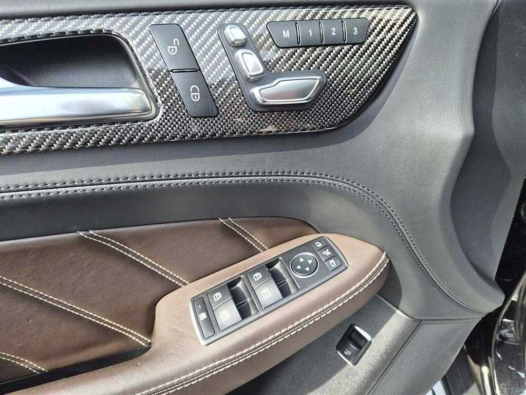 Mercedes Benz GLE Class - Vista 12