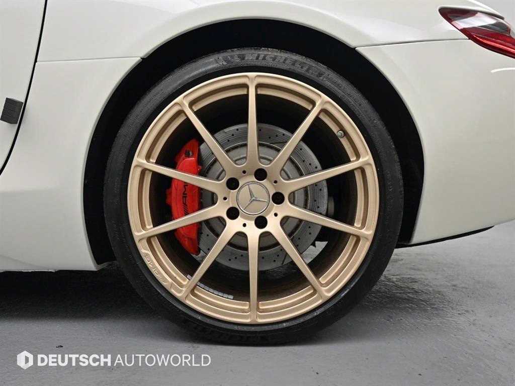 Mercedes Benz SLS AMG - Vista 5