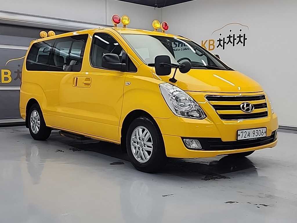 HYUNDAI Starex - Vista 4