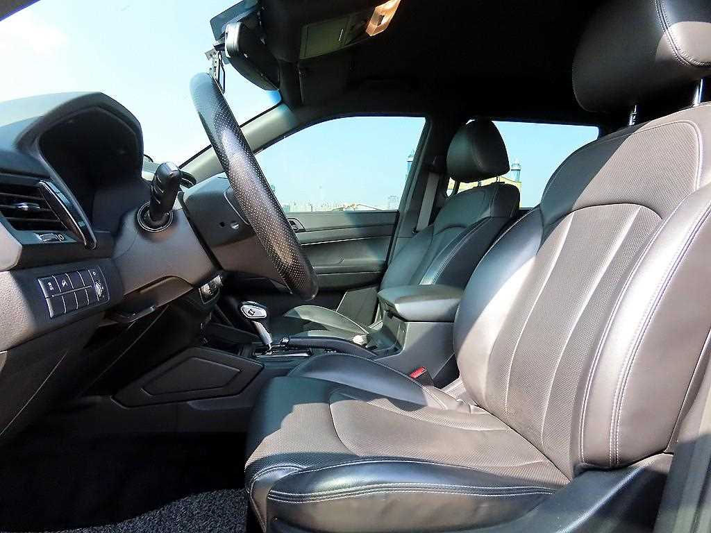 Ssangyong Rexton - Vista 6