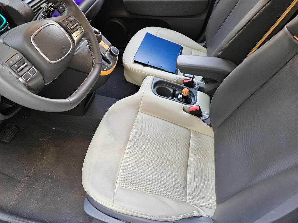 HYUNDAI Casper - Vista 8