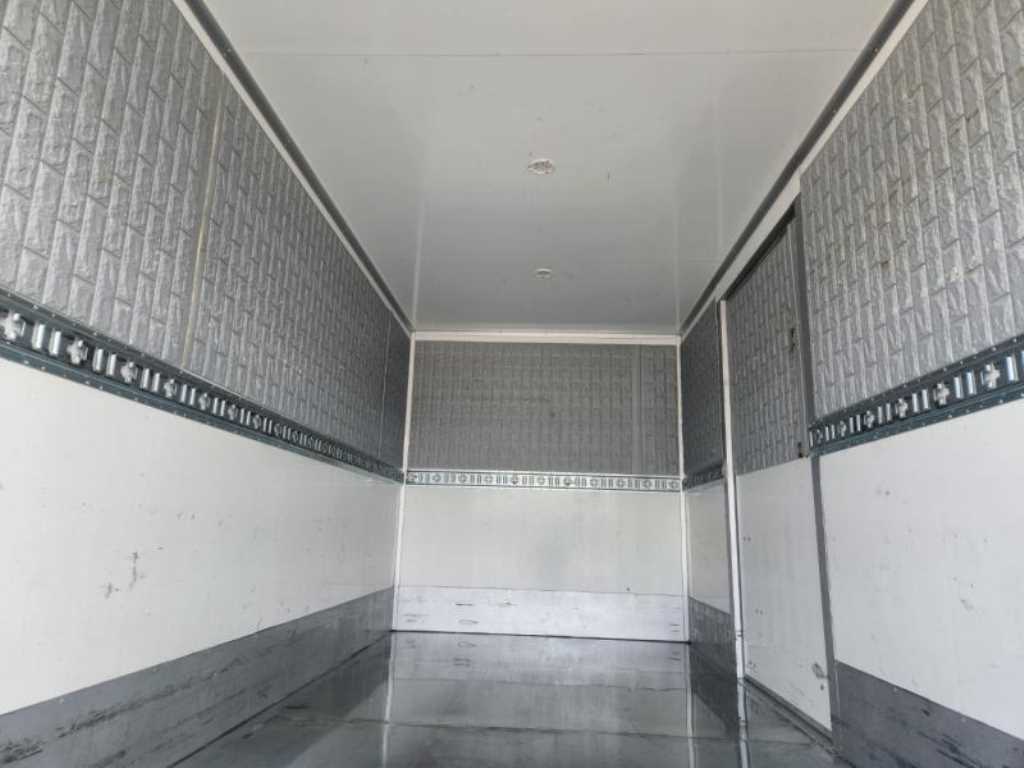 medium and large cargo truck - Vista 11