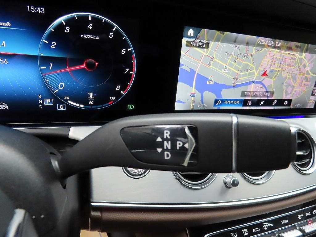 Mercedes Benz E class - Vista 10