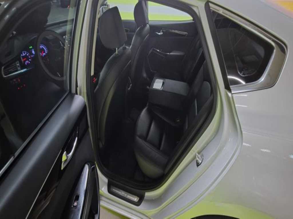 KIA K7 - Vista 6
