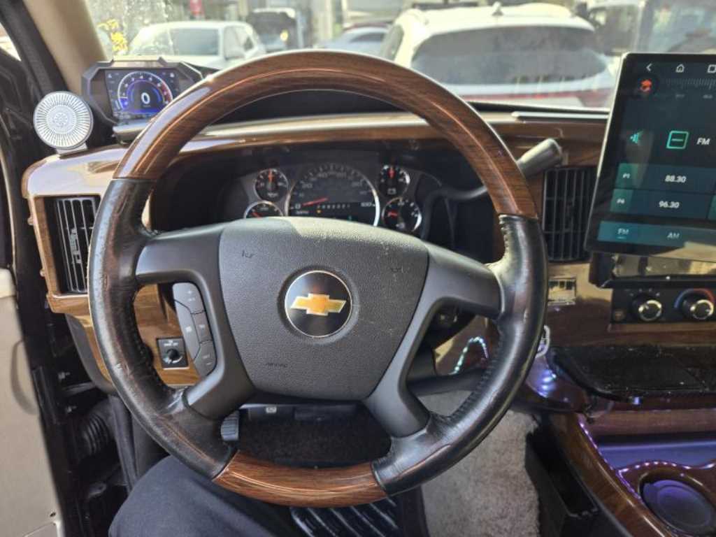 Chevrolet Express van - Vista 5