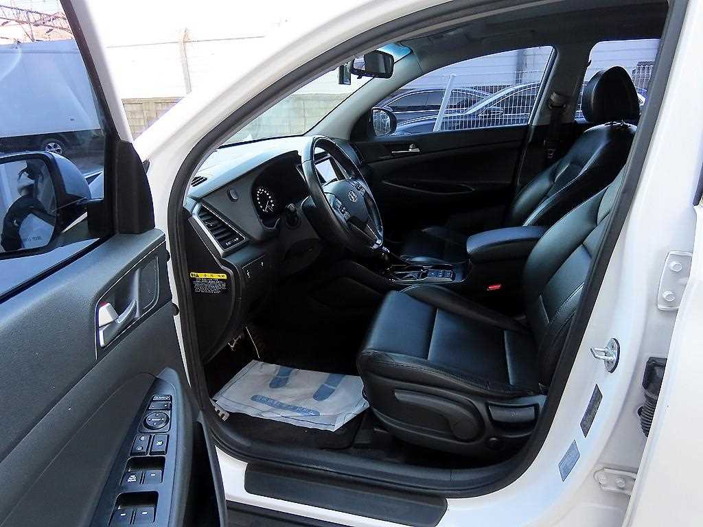 HYUNDAI Tucson - Vista 5