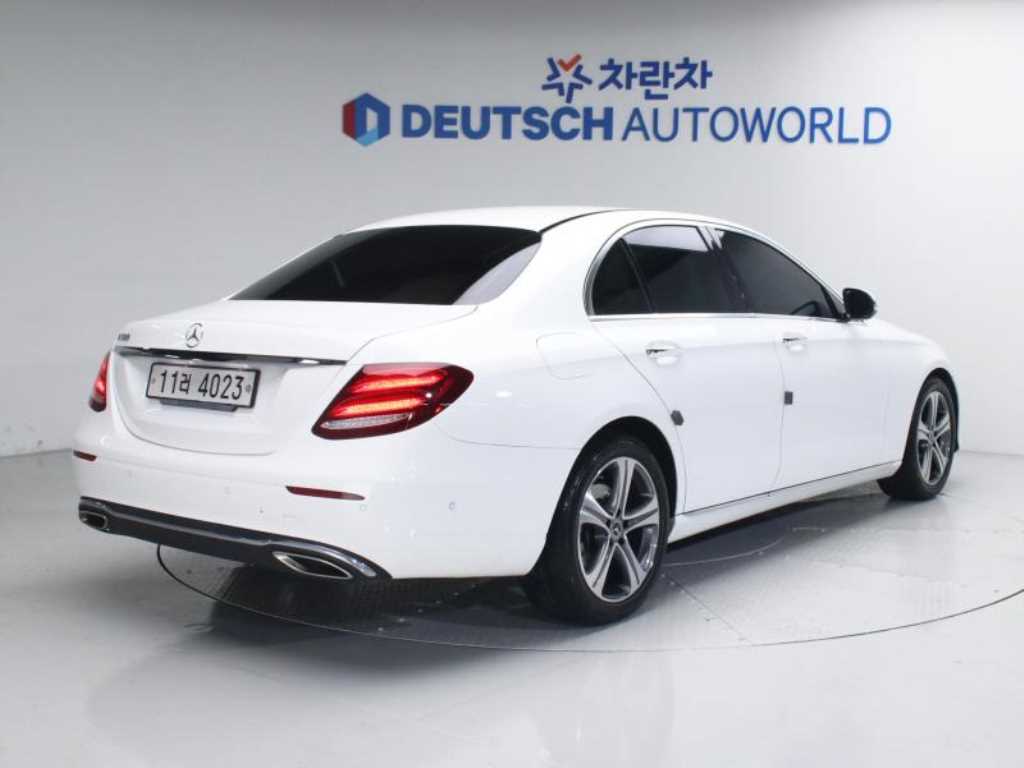 Mercedes Benz E class - Vista 2