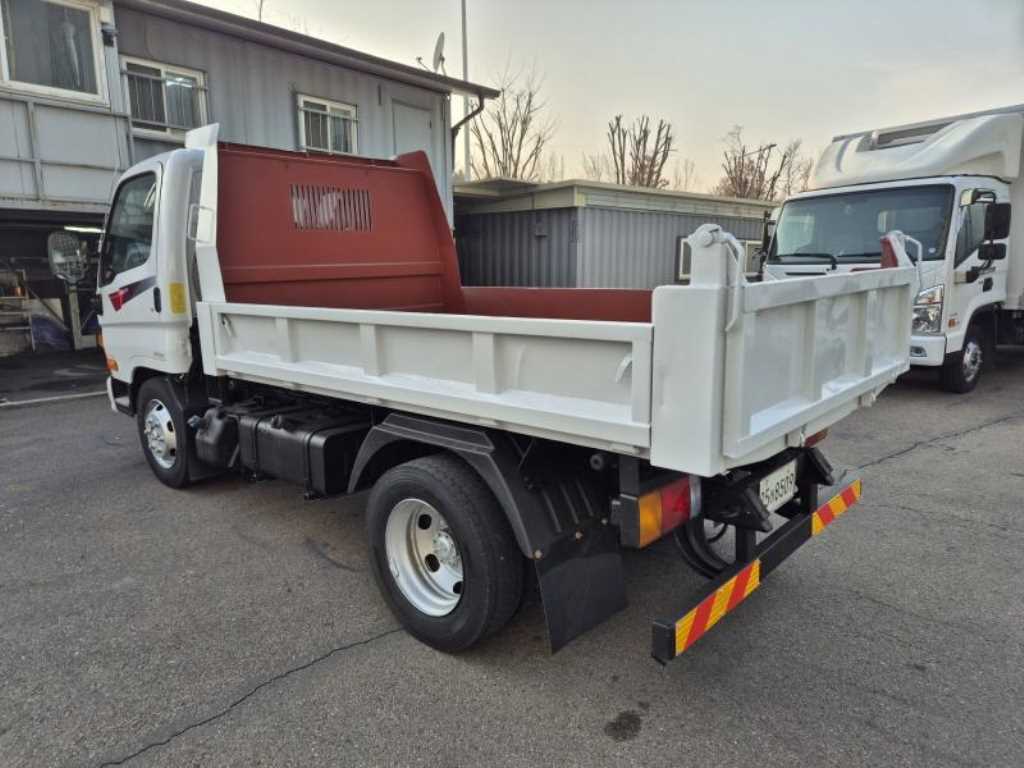 medium and large cargo dump - Vista 4