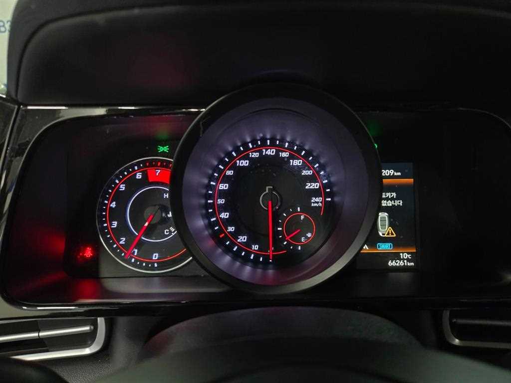 HYUNDAI Avante - Vista 11