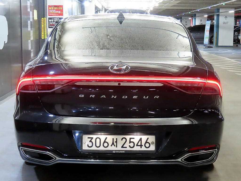 HYUNDAI Grandeur - Vista 5