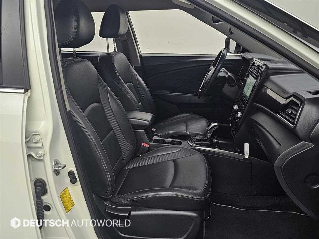 Ssangyong Tivoli - Vista 9