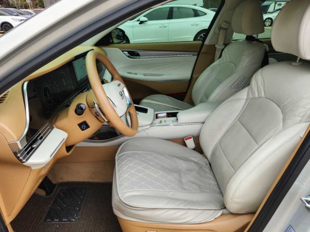 HYUNDAI Grandeur - Vista 8