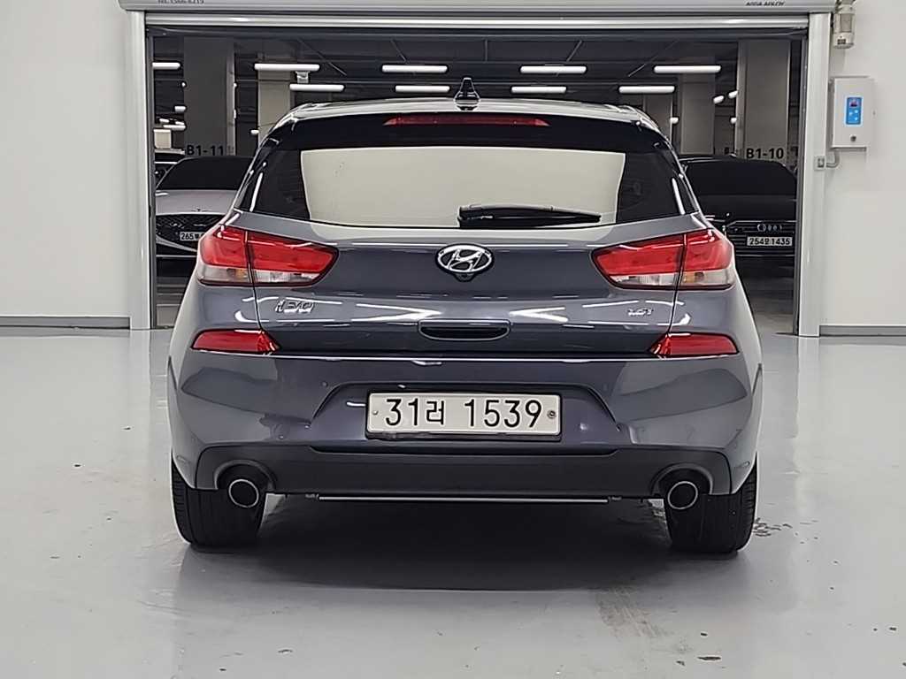 HYUNDAI i30 - Vista 3
