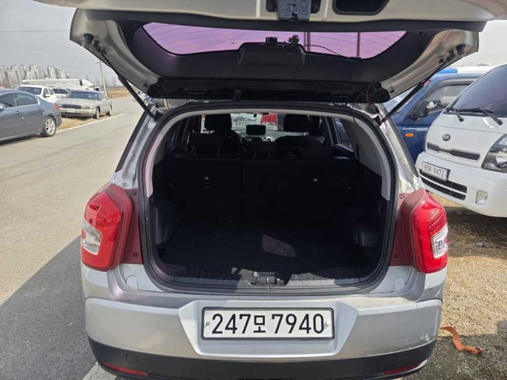 Ssangyong Tivoli - Vista 10