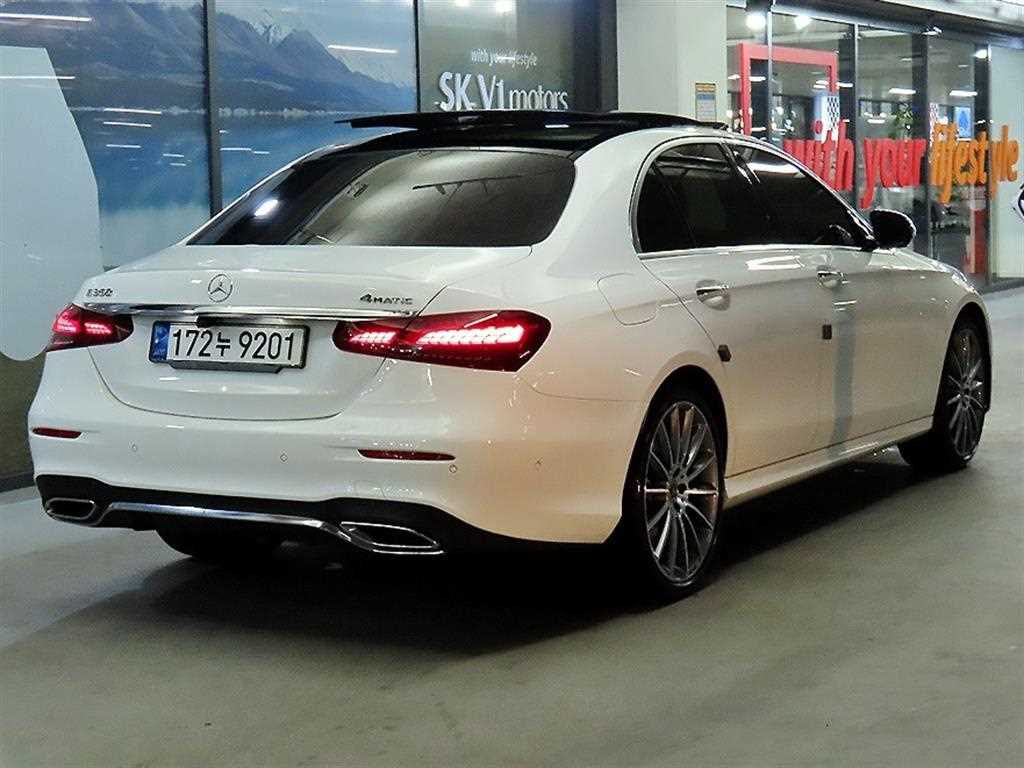 Mercedes Benz E class - Vista 4