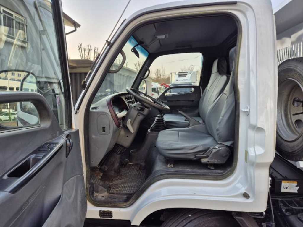 medium and large cargo dump - Vista 9