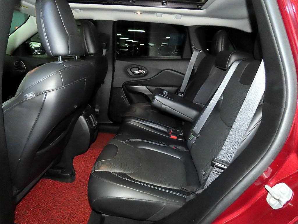 Jeep Cherokee - Vista 7