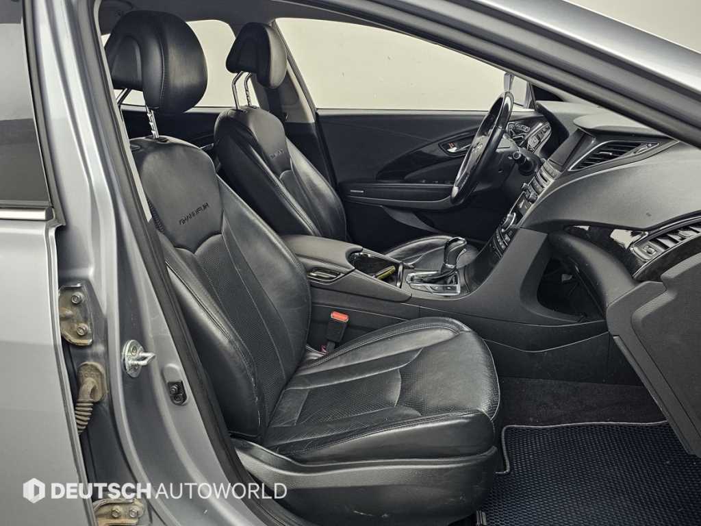 HYUNDAI Grandeur - Vista 10